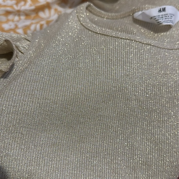 H&M Ruffle Sleeve Shirt - Picture 4 of 4